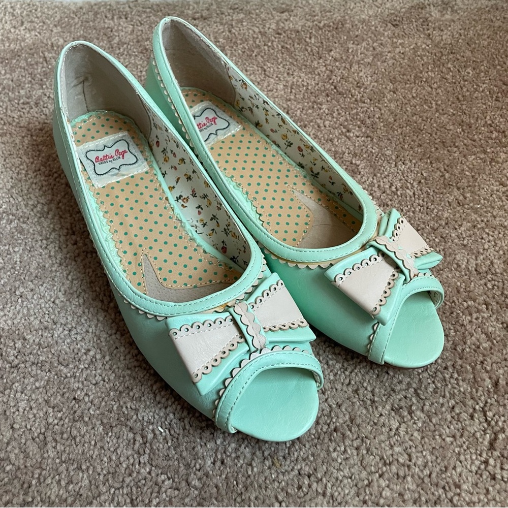 Bettie Page Elsa flat sandal (ModCloth)